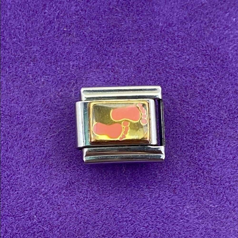 💛 Y2K Cass D’oro 18k Gold & Stainless Steel Pink Baby Feet Link Charm